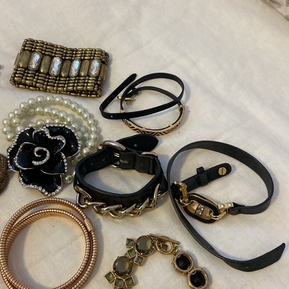 Brackets - Picture 6 of 10